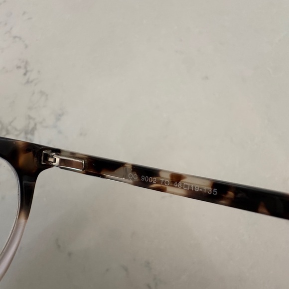 Otis + Grey Tortoise Shell Eyeglasses | Pink and Brown - Picture 4 of 5